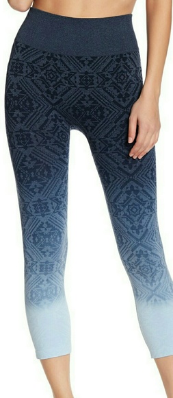 Last one!!! Electric yoga faded ombre capri - Picture 3 of 3